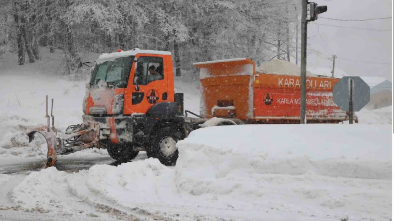 Foto - Bolu’dan İstanbul’a beyaz alarm! Kar yağışı etkisini artırıyor, hazırlıksız çıkmayın