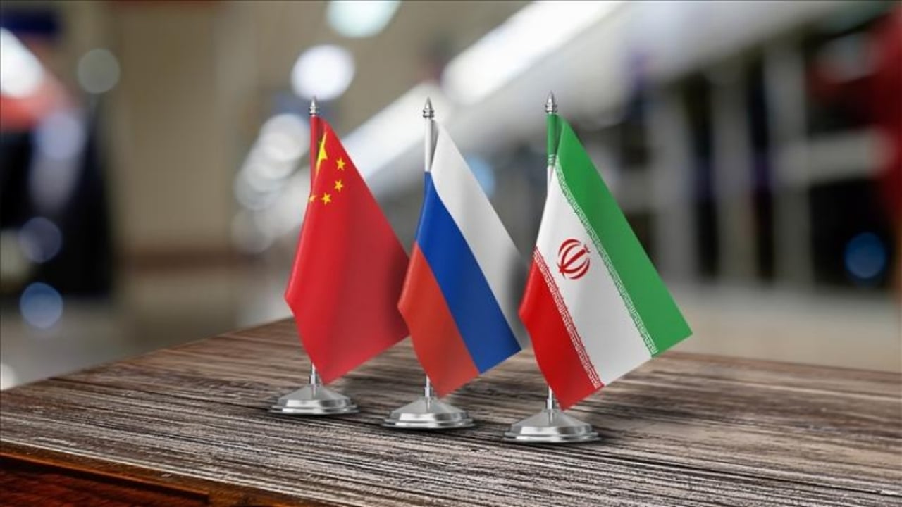 Foto - Bomba ve füzeler yağmur gibi yağınca hemen sıvıştılar! İşte ölüm kalım savaşında İran’ı satan iki ülke