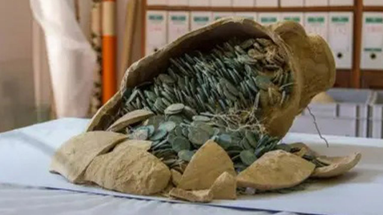 Foto - Boru hattı döşeyen işçiler 600 kiloluk hazine buldu 