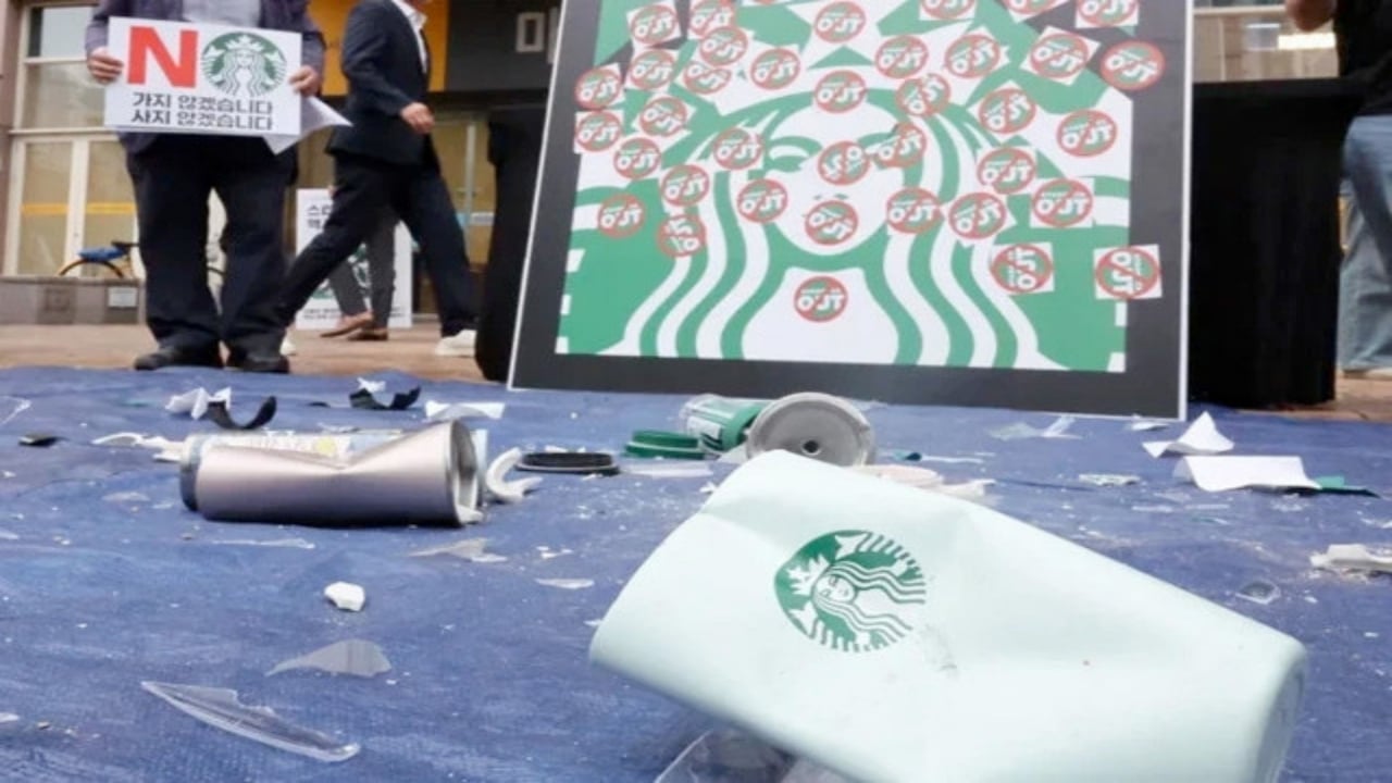 Foto - Boykot edilen Starbucks’ta büyük skandal: CEO kovuldu, 2 bin mağaza kapatılıyor