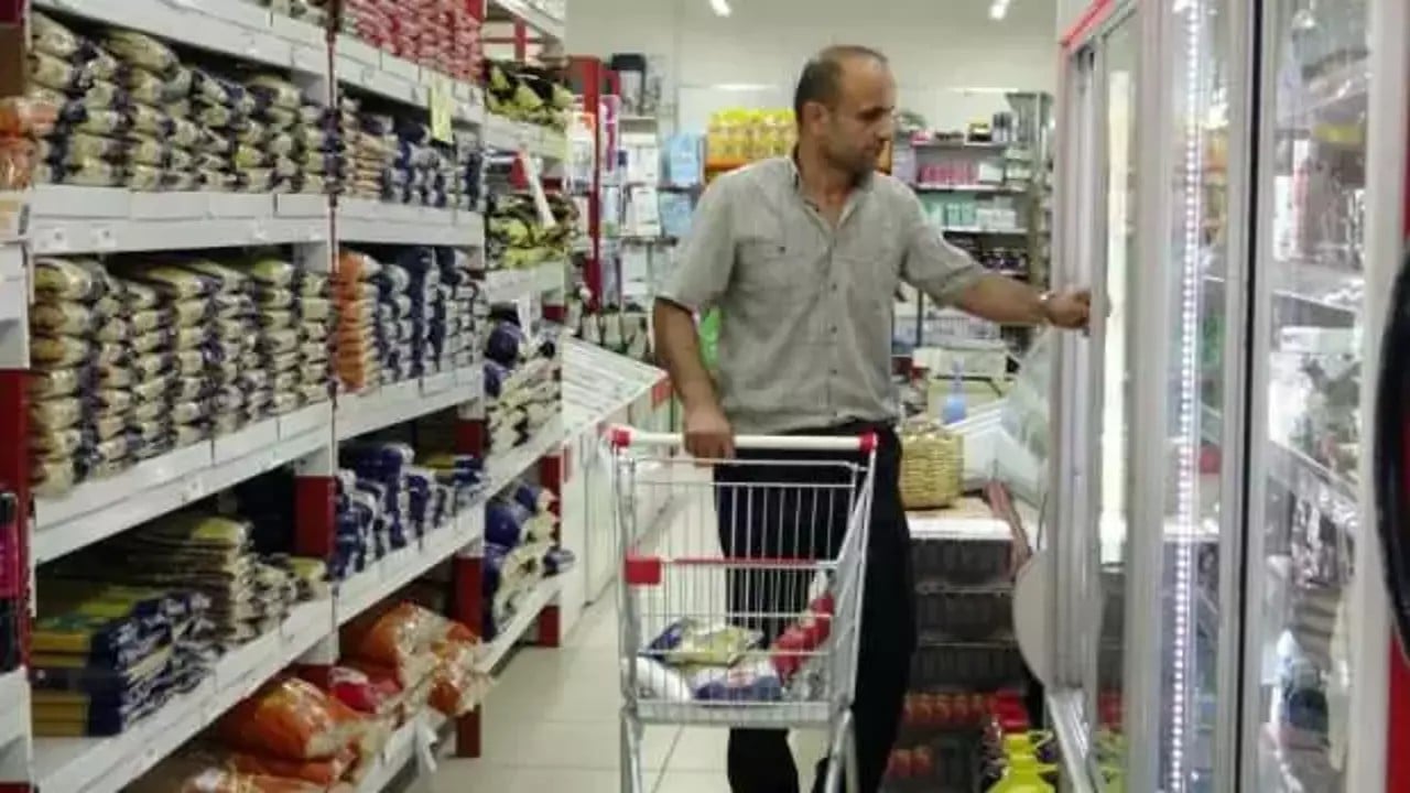 Foto - Boykot markalı suyu içen Ertem Şener'in tavrı tepki topladı: Kafayı mı yediniz siz?