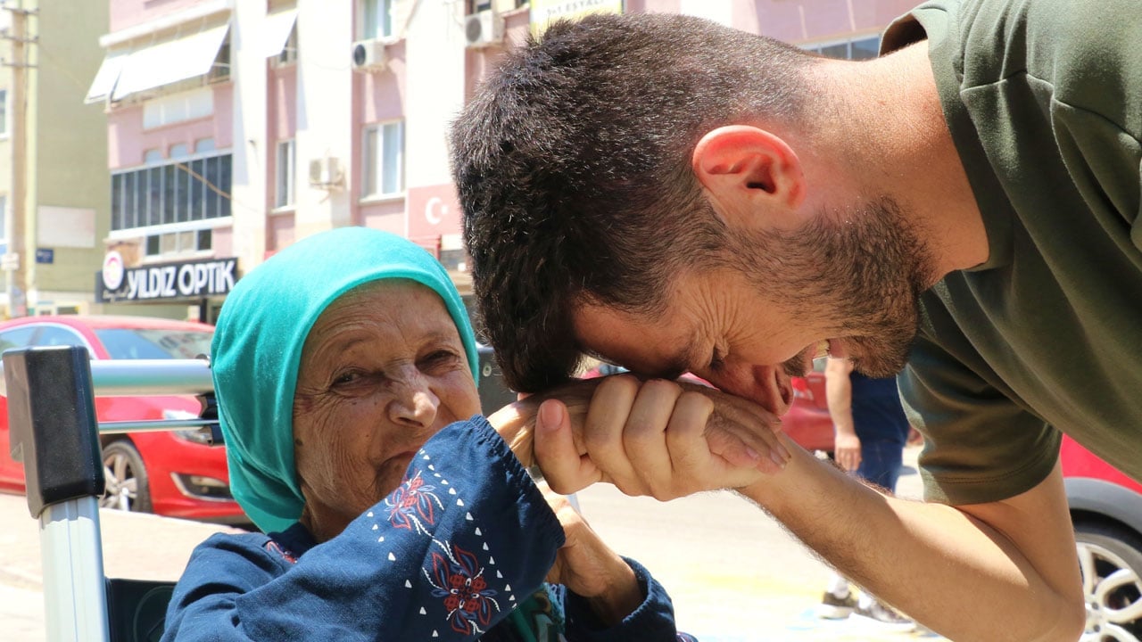 Foto - Böyle bir şeye milyonda bir rastlanır! 6 yıl önce yaptığı bağışla annesini kurtardı