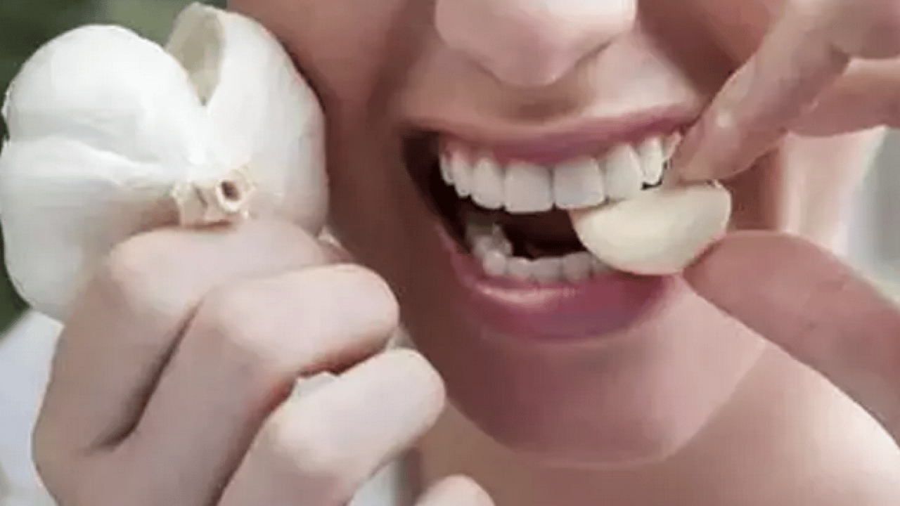 Foto - Ağızdaki sarımsak kokusuna son veren mutfakta birçok şey var! 