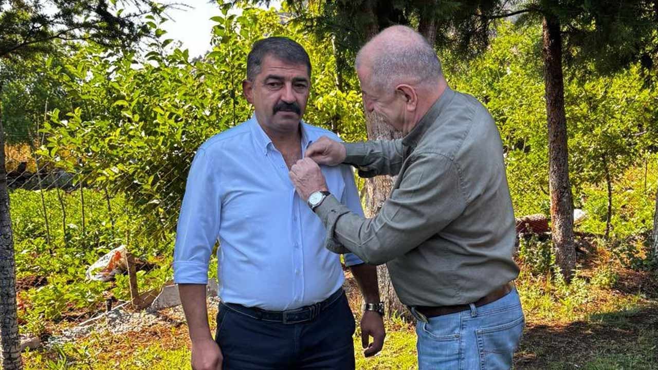 Foto - Böyle olur Özdağ'ın transferi... Parti değiştirdiğinden kendisi bile habersiz!