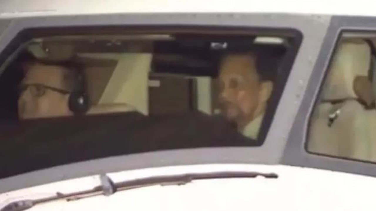 Foto - Böyle şatafat görülmedi! Milyarder sultan, altın kaplama "uçan saray"ıyla şov yaptı