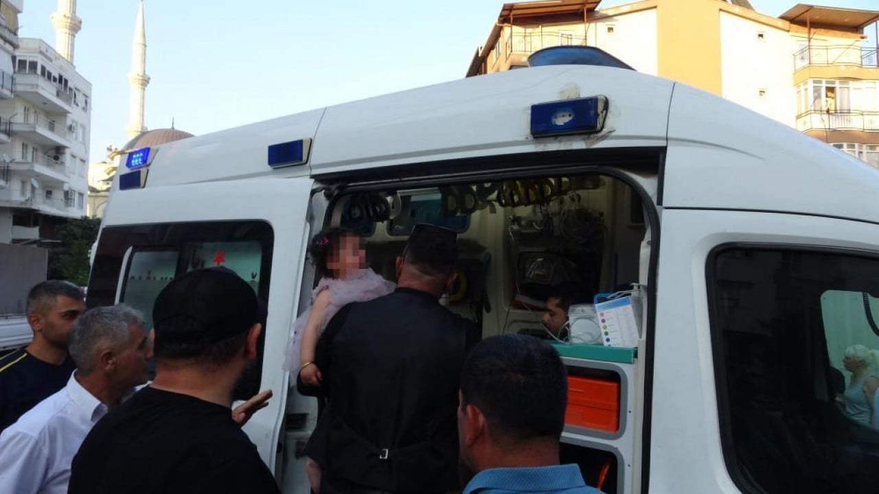 Foto - Böylesi daha önce yaşanmadı Kiraladığı vinçle karısını yangından kurtardı