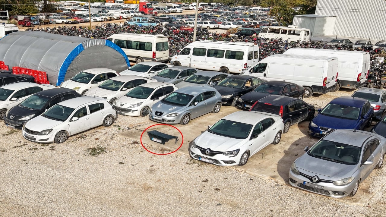 Böylesi görülmedi! Yediemin otoparkında 3 yıldır ‘zimmetli bagaj kapağı’ nöbeti