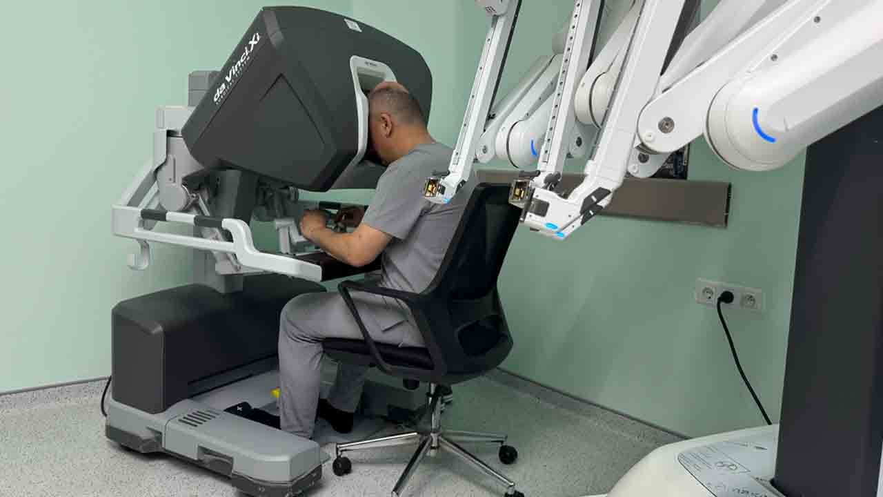 Foto - Boyunda kesi yok, iz yok! Robotik cerrahiyle kabus uyku apnesine veda