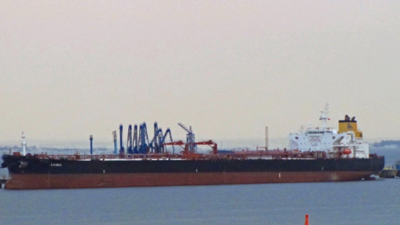 Foto - Bozcaada’da dev tanker karaya oturdu: Bölgeye ekipler sevk edildi!