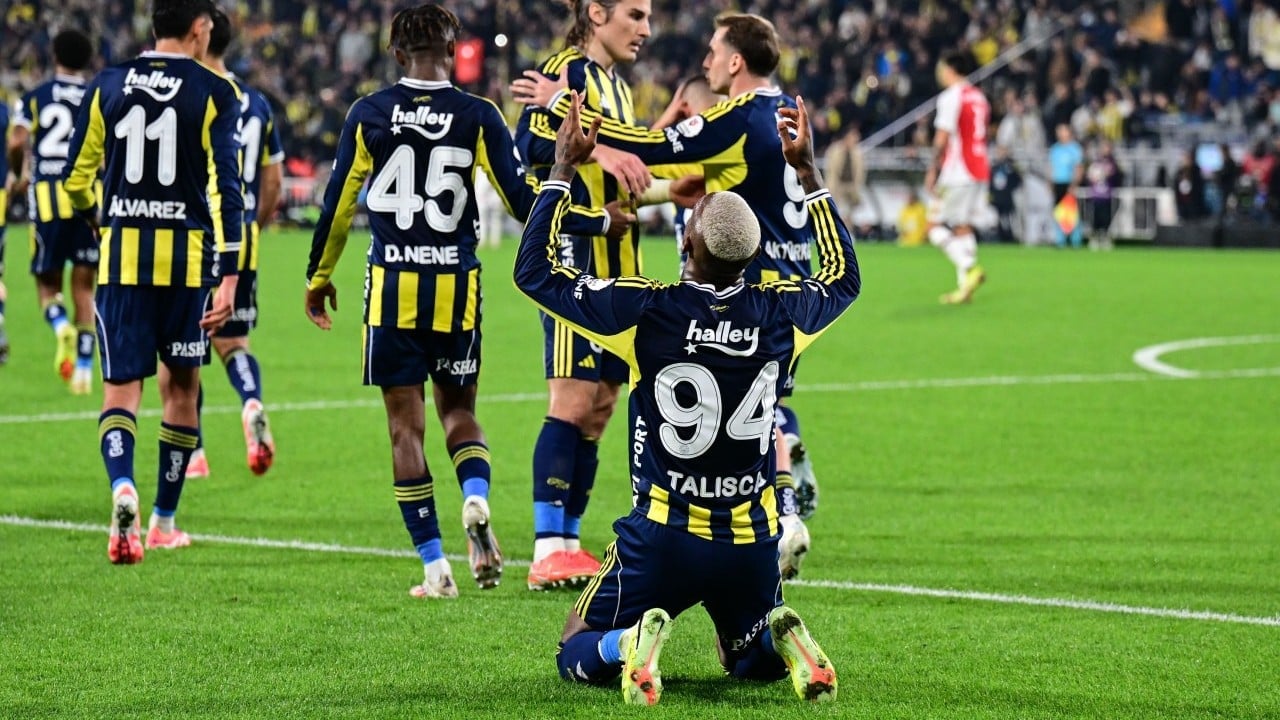 Foto - Brezilyalı'nın yaptığına bak... Talisca 2 penaltıyı kaçırmasa Fenerbahçe liderdi!