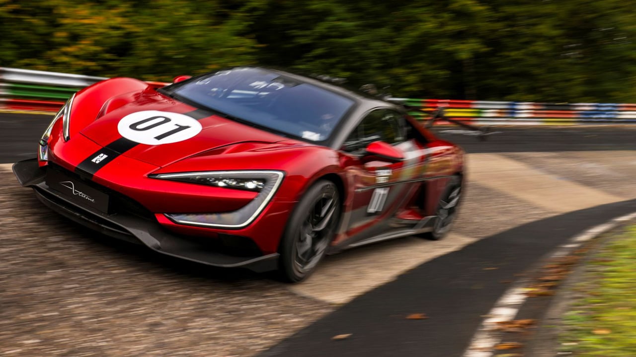 Foto - Bu araba sadece zıplamıyor, uçuyor! Yeni rekor geldi! U9 Xtreme, pistte sınırları aştı