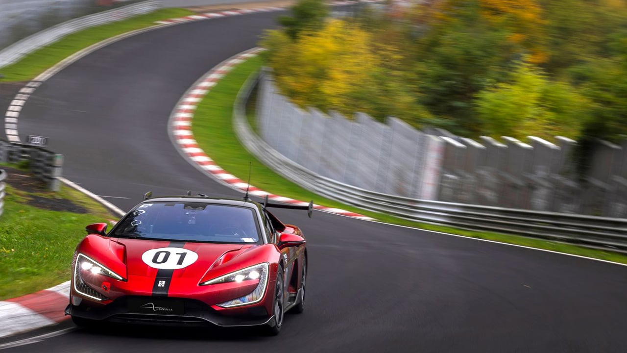 Foto - Bu araba sadece zıplamıyor, uçuyor! Yeni rekor geldi! U9 Xtreme, pistte sınırları aştı