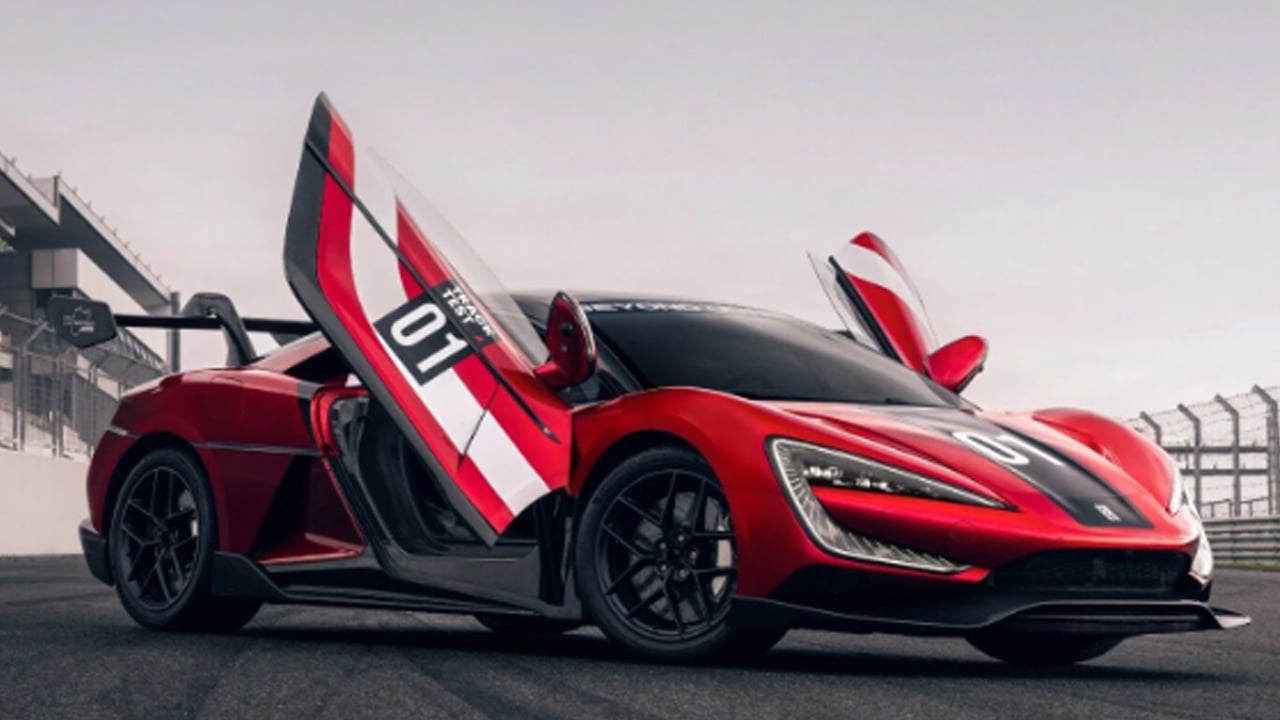 Foto - Bu araba sadece zıplamıyor, uçuyor! Yeni rekor geldi! U9 Xtreme, pistte sınırları aştı