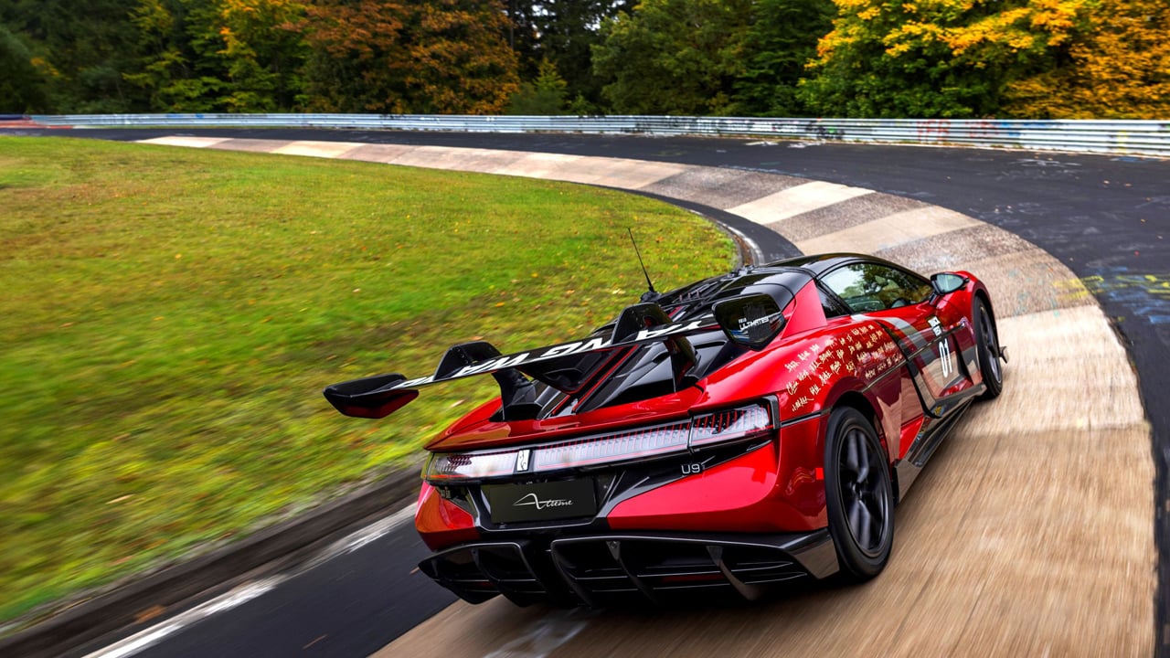 Foto - Bu araba sadece zıplamıyor, uçuyor! Yeni rekor geldi! U9 Xtreme, pistte sınırları aştı