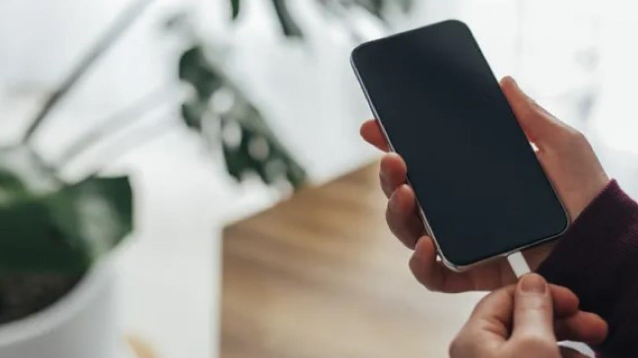 Foto - Bu ayarı kapatınca her şey normale dönüyor! Telefonu günde 3 kez şarj edenler dikkat