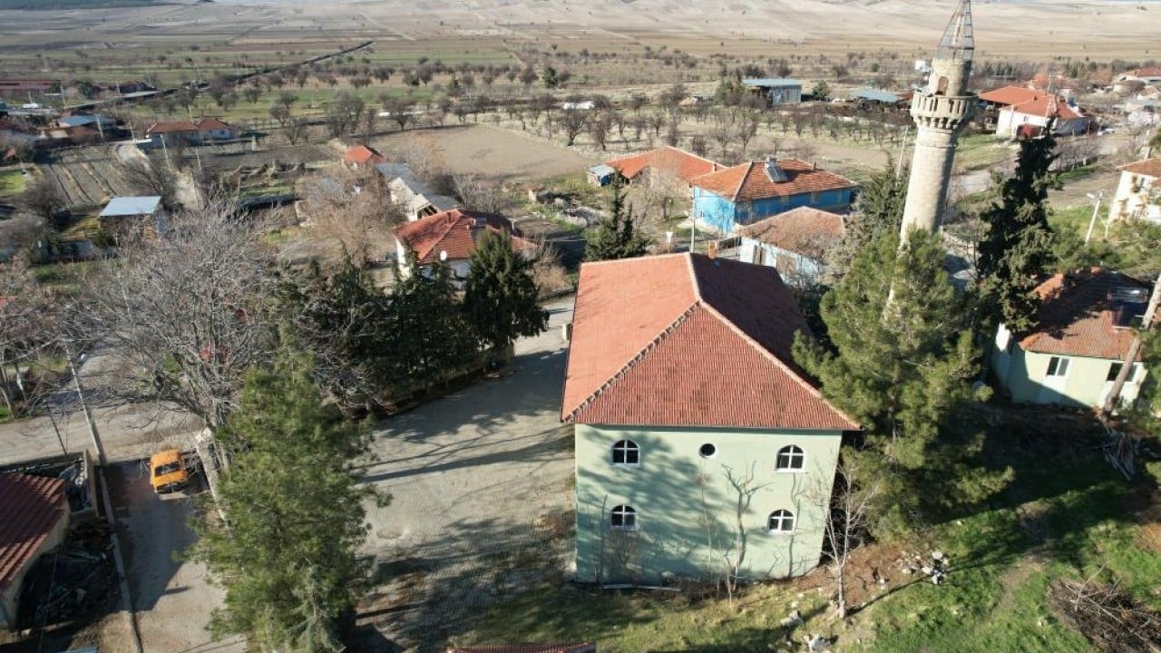 Foto - Bu ayıp bütün köye yeter cami icradan satılık