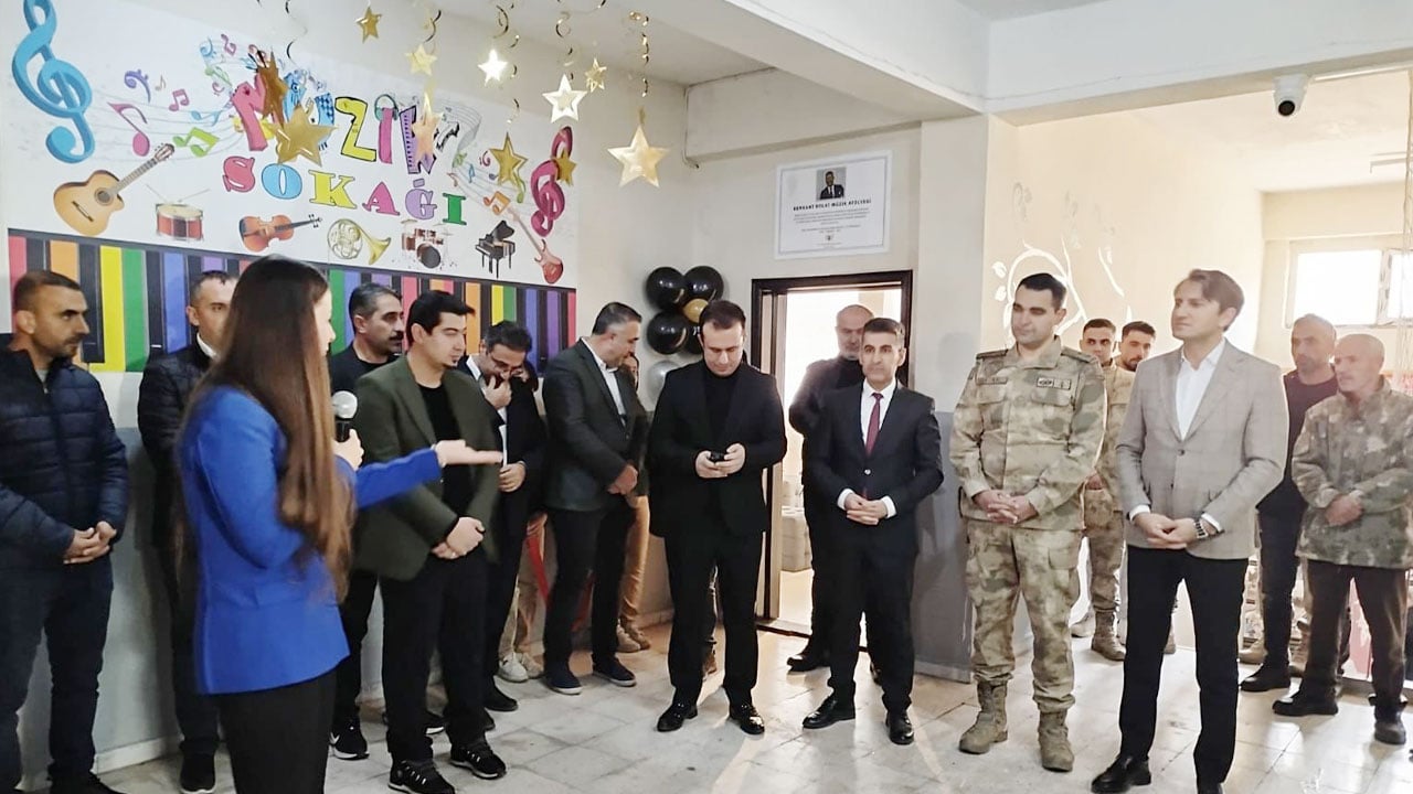 Bu bir ‘Vefa sadece İstanbul’da bir semtin adı değilmiş!’ haberidir: Kara yazımı başıma bağladım, gözyaşımı çocukların gülüşüne can suyu yaptım!