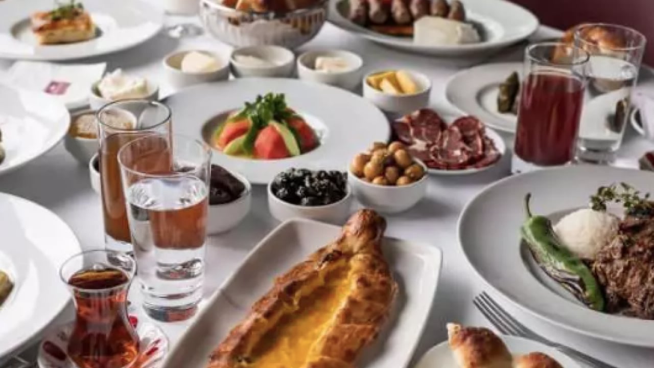 Foto - Bu çağrıya kulak verin artık: Hızlı yemek hazmı baltalıyor! Sindirim dostu tavsiyeler