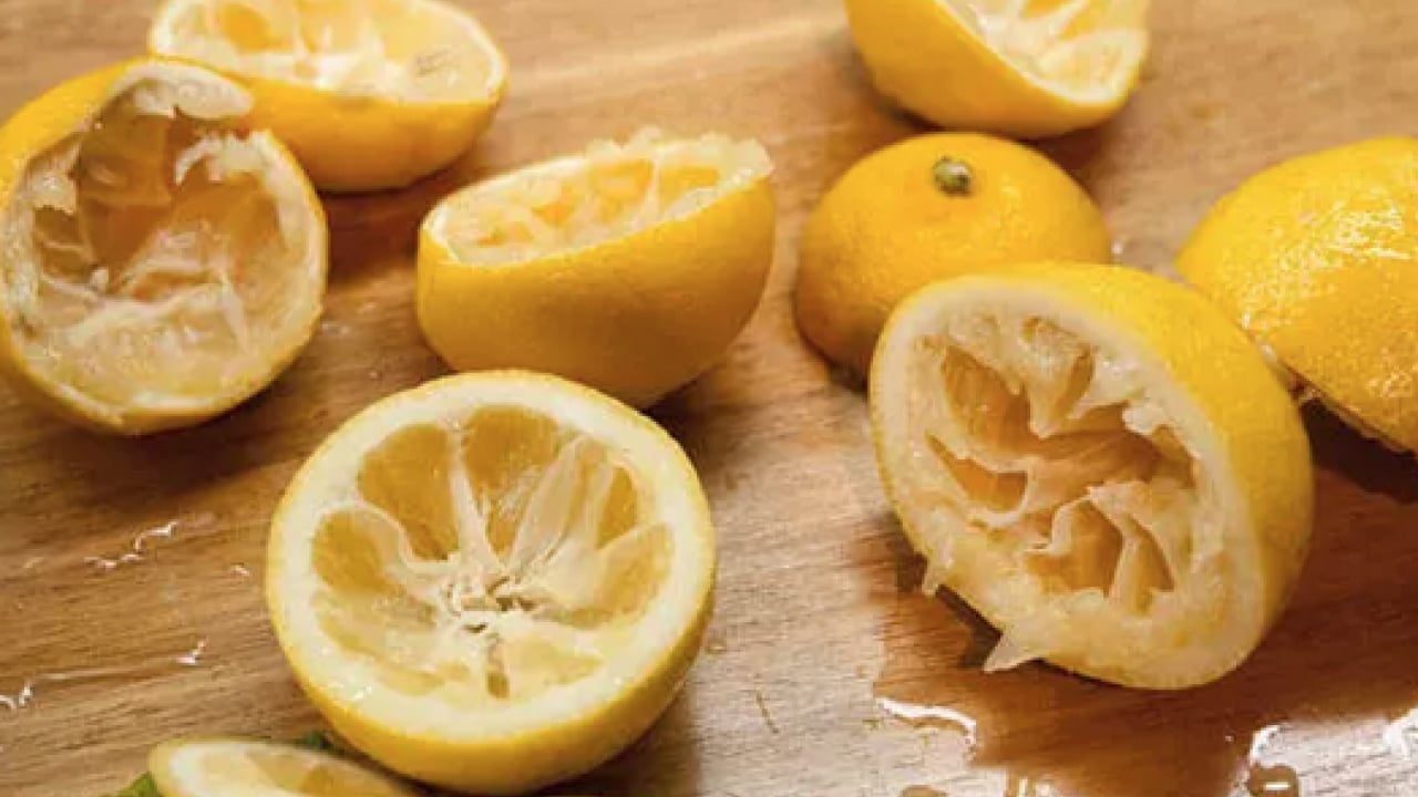 Foto - Bu çözüm yolları tavsiye ediliyor artık... Yıllarca çöpe atılan limon kabuğunun şifaları..