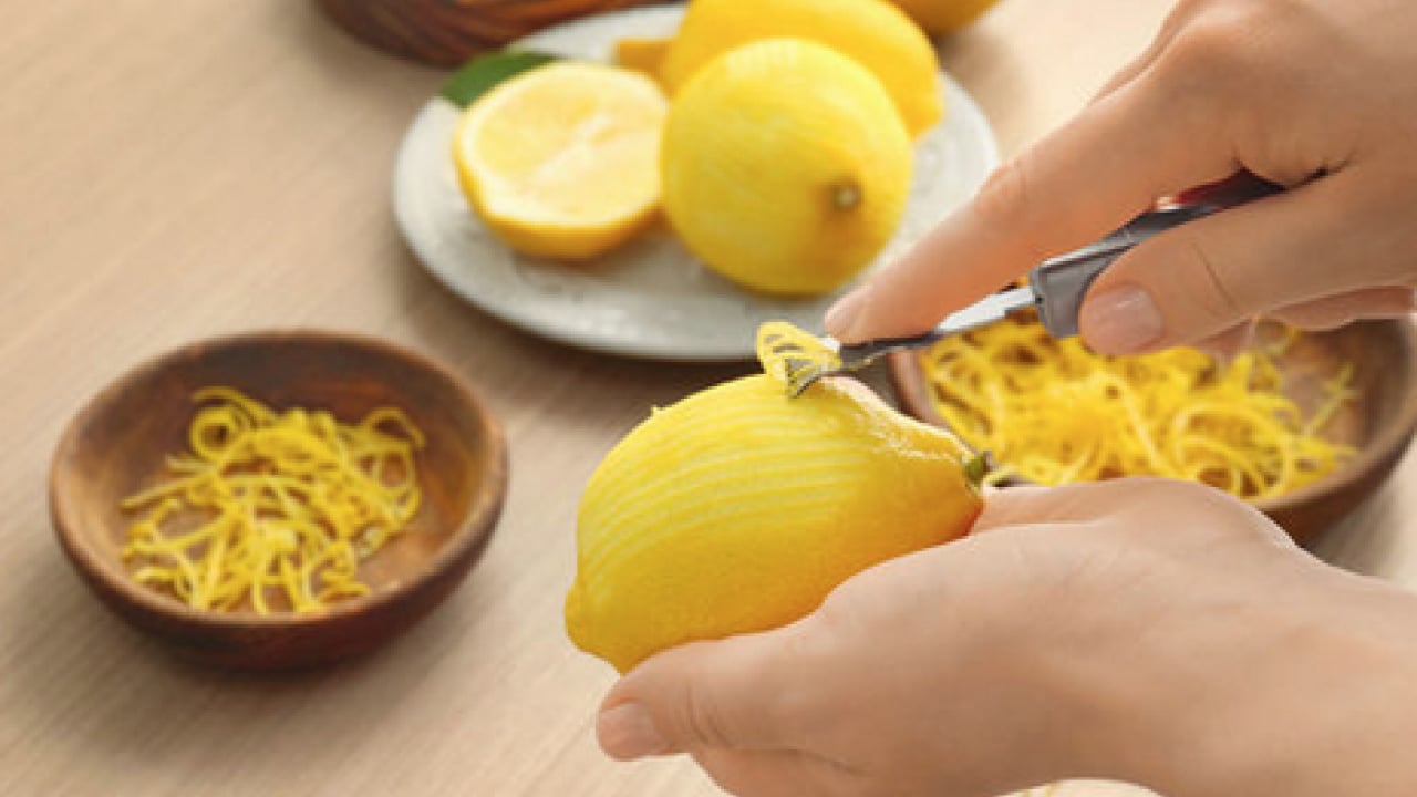 Foto - Bu çözüm yolları tavsiye ediliyor artık... Yıllarca çöpe atılan limon kabuğunun şifaları..