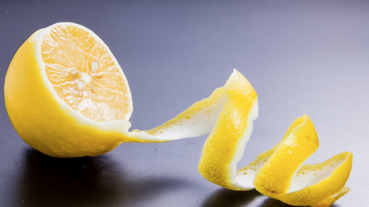 Foto - Bu çözüm yolları tavsiye ediliyor artık... Yıllarca çöpe atılan limon kabuğunun şifaları..