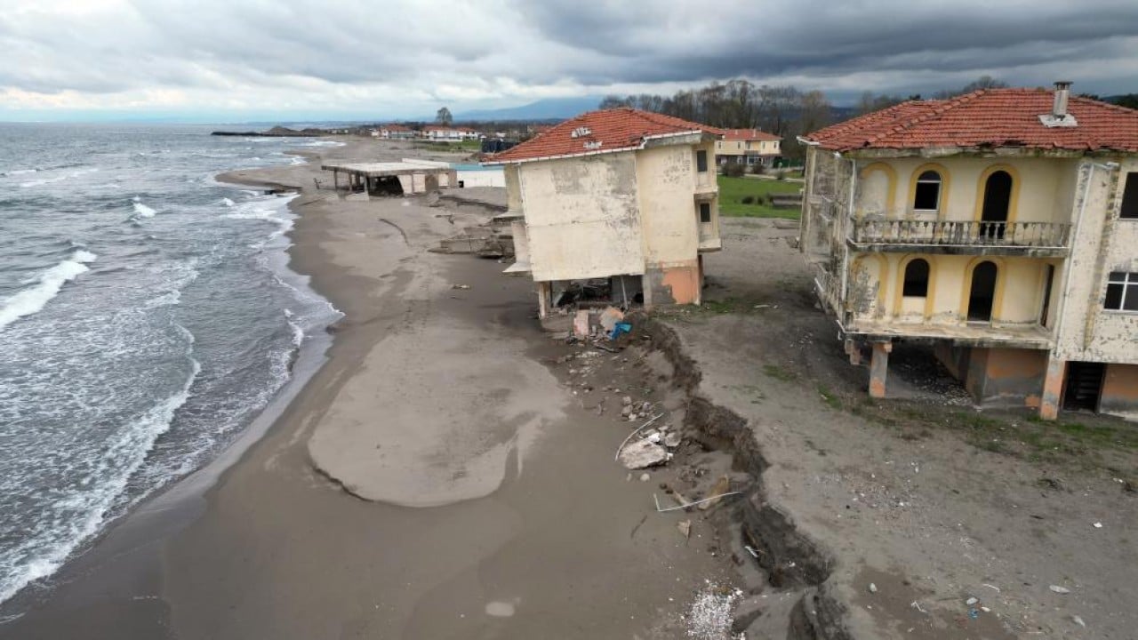 Bu defa evleri sel değil deniz geri aldı