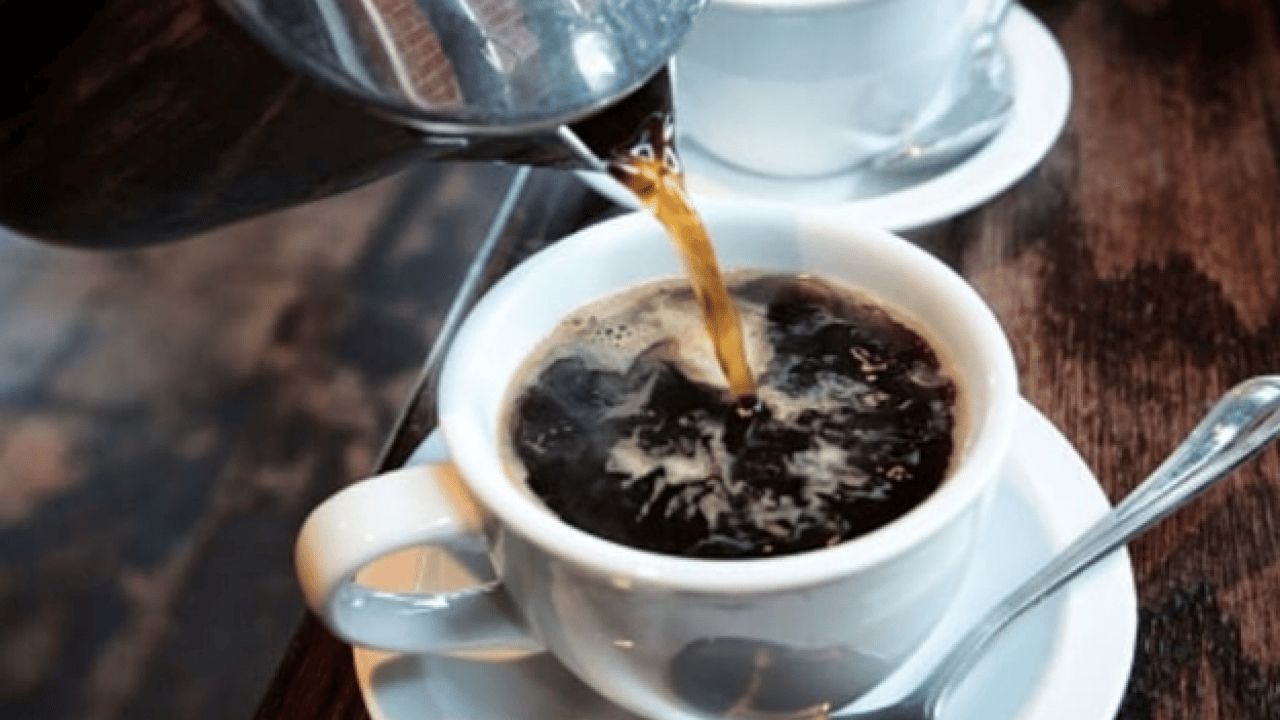 Foto - Bu detaya dikkat: Kahvenin köpüğü fincandan taşacak! Ocağa koymadan önce içine birkaç damla…