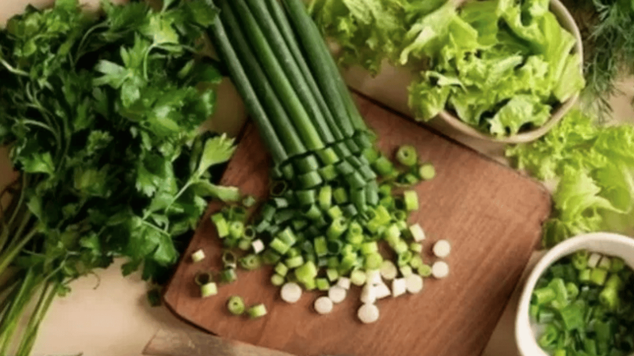 Foto - Bu detayı not edin! İşte yeşillikleri 3 hafta yemyeşil saklamanın sırrı!