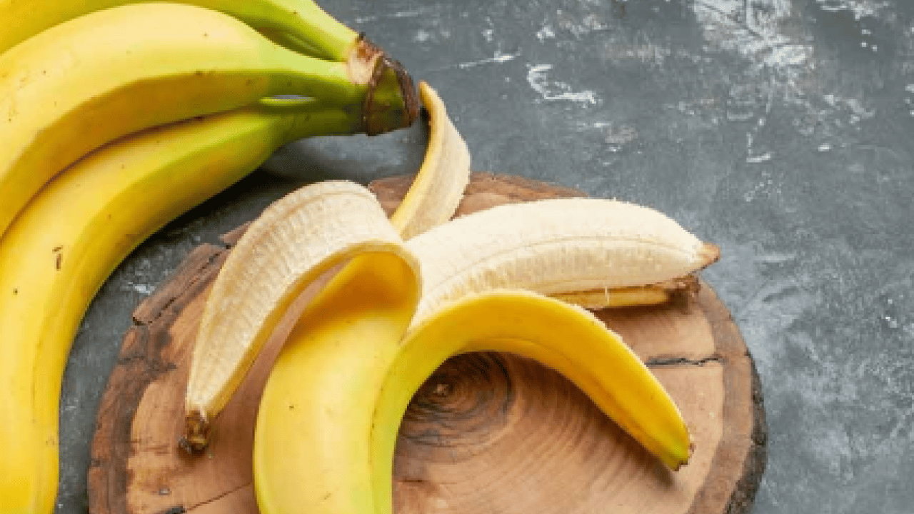 Bu faydasını öğrenince şaşıracaksınız! Muz kabuklarını çöpe atanlar dikkat