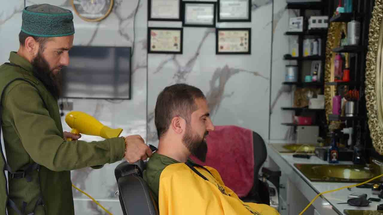 Foto - Bu günlere kolay gelinmedi: Takke ve sakalıyla gitti şampiyon oldu