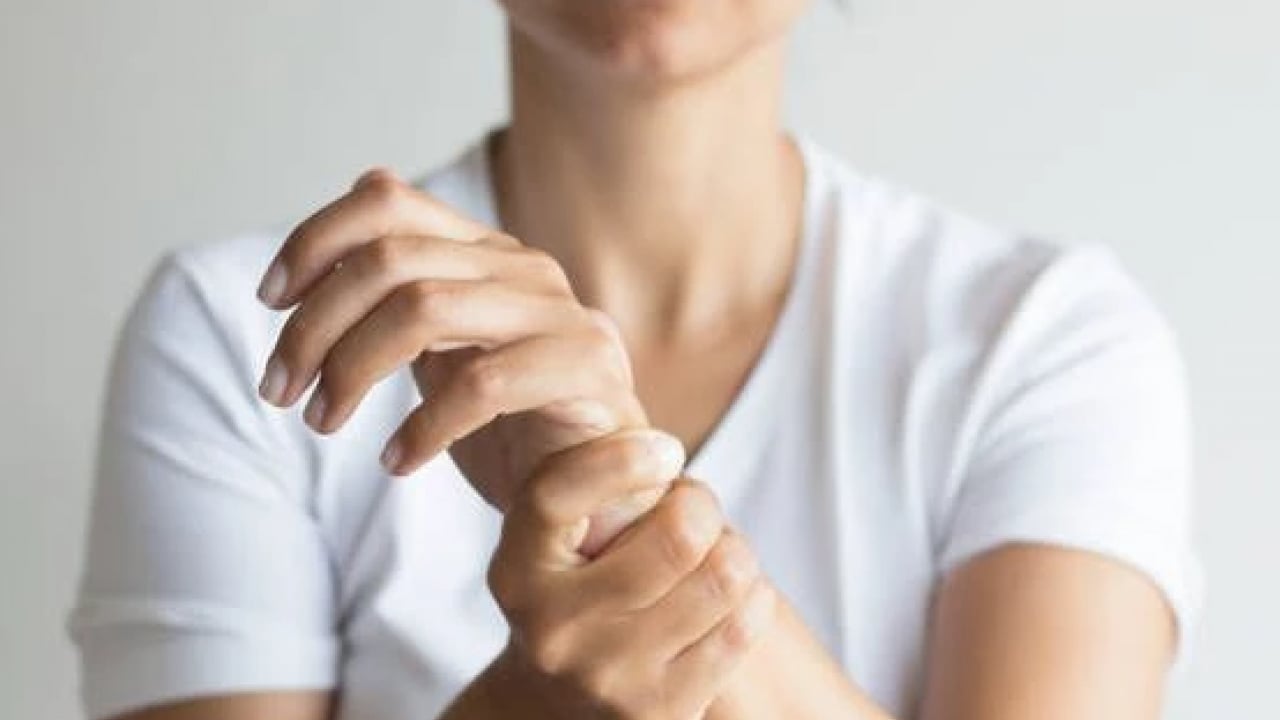 Foto - Bu hastalığın işareti olabilir! El bileğinde uyuşma ve ağrı yaşayanlar dikkat