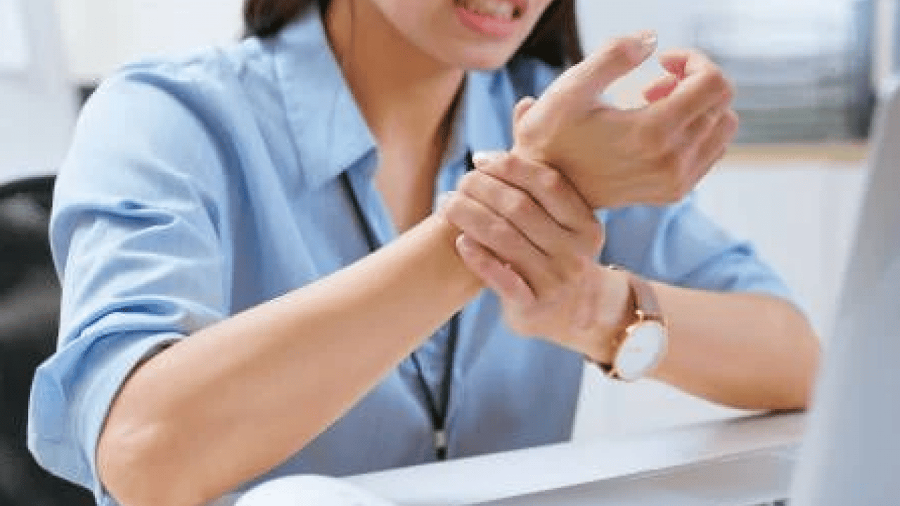 Foto - Bu hastalığın işareti olabilir! El bileğinde uyuşma ve ağrı yaşayanlar dikkat
