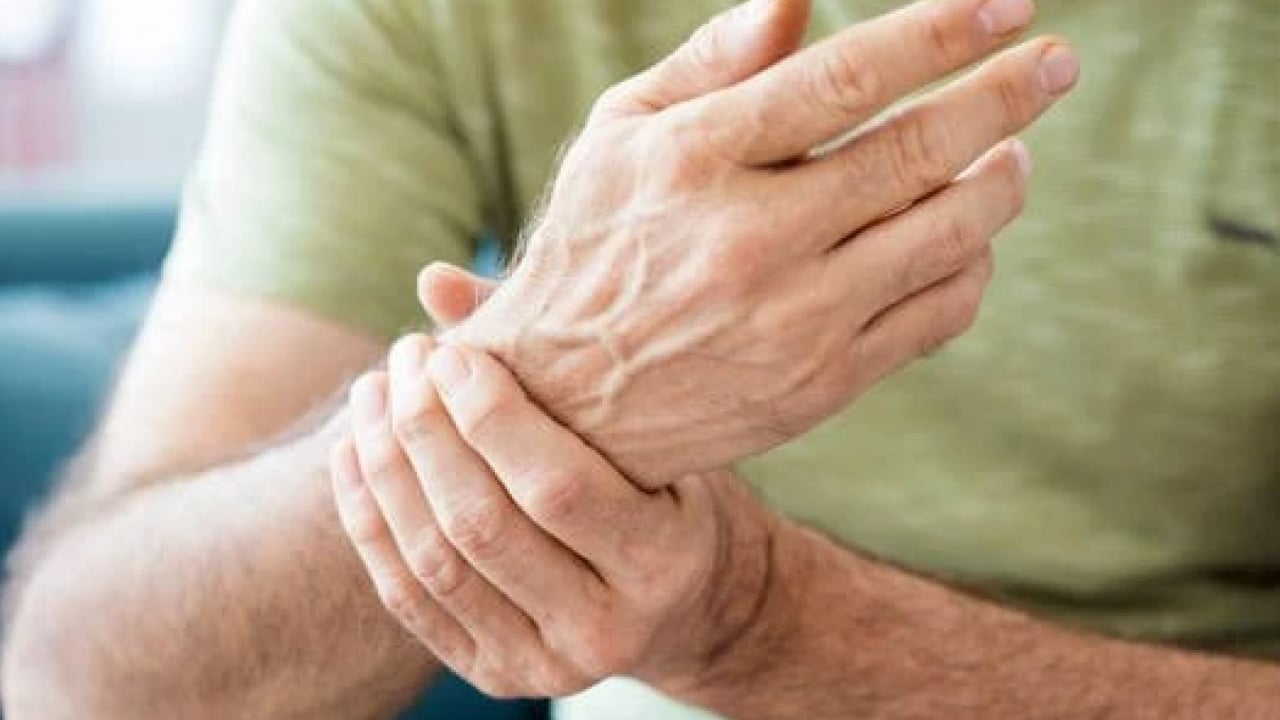 Foto - Bu hastalığın işareti olabilir! El bileğinde uyuşma ve ağrı yaşayanlar dikkat