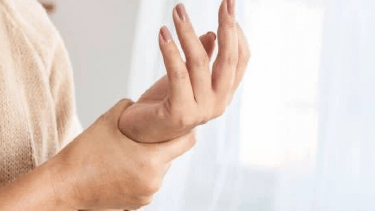 Foto - Bu hastalığın işareti olabilir! El bileğinde uyuşma ve ağrı yaşayanlar dikkat