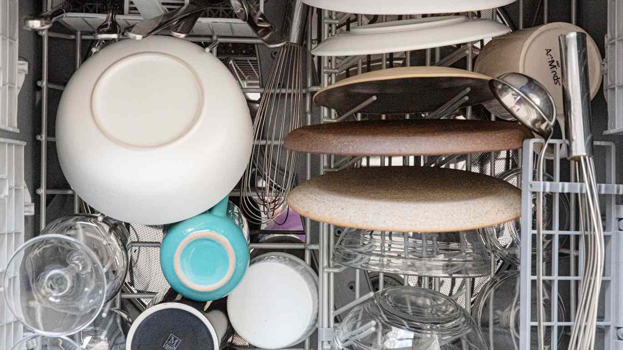 Bu hata evlerde çok yapılıyor! Siz siz olun bu ürünleri bulaşık makinesine atmayın