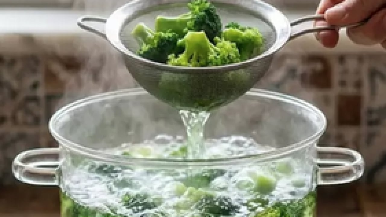 Foto - Bu hataya düşmeyin: Meğer yıllardır yanlış pişiriyormuşuz! Sebzelerin vitaminini öldüren...