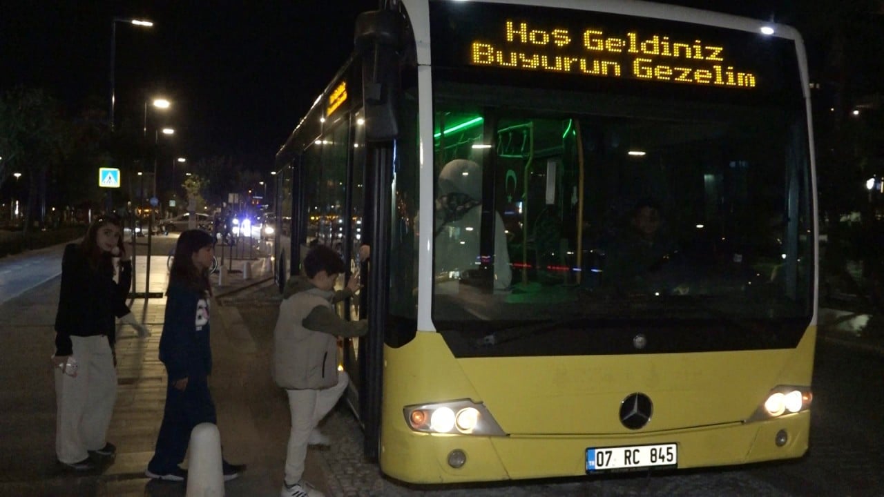 Foto - Bu İETT otobüsü başka otobüs: Burada kart geçmiyor!