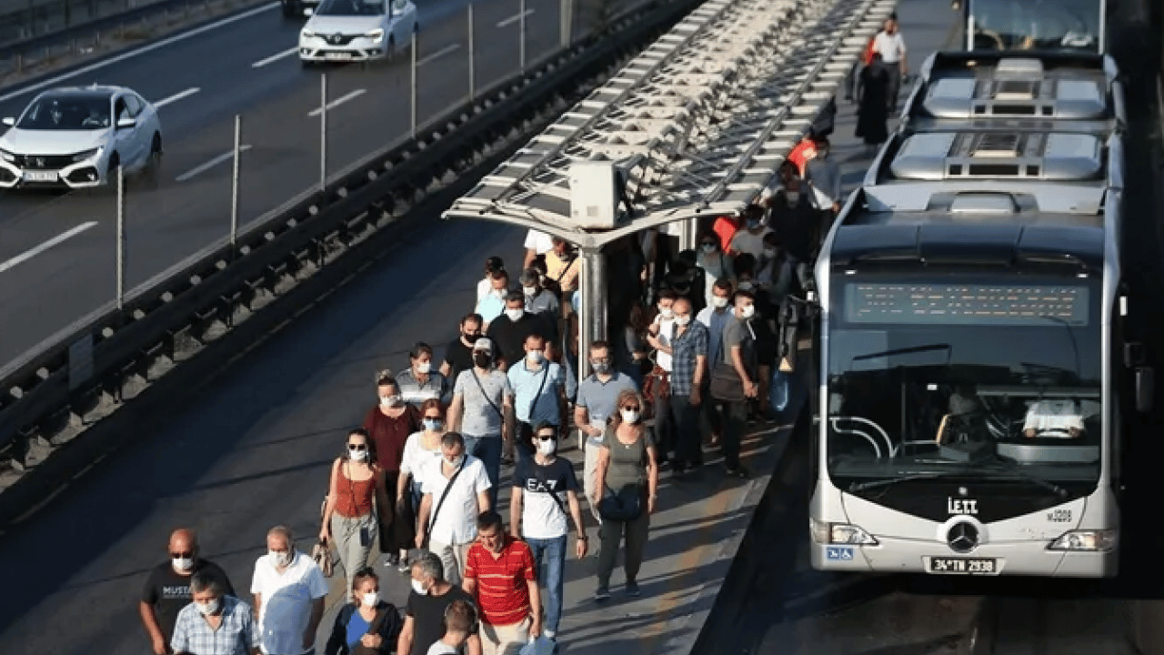 Foto - Bu iki meslek grubundaysanız dikkat! 2027'nin sonuna kadar toplu taşıma ücretsiz oldu
