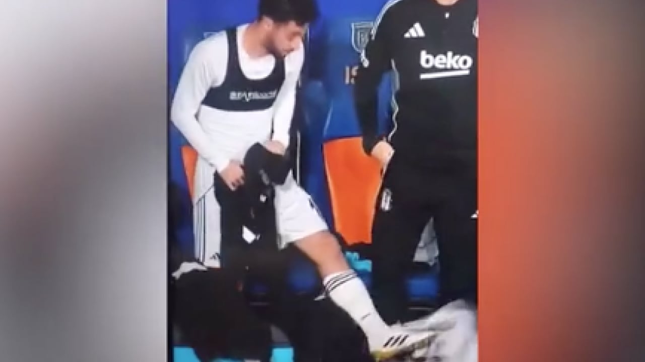 Foto - Bu işler bu kadar kolay değil Kartal efendi! Beşiktaş formasını tekmele sonra özür dile kurtul öyle mi? 