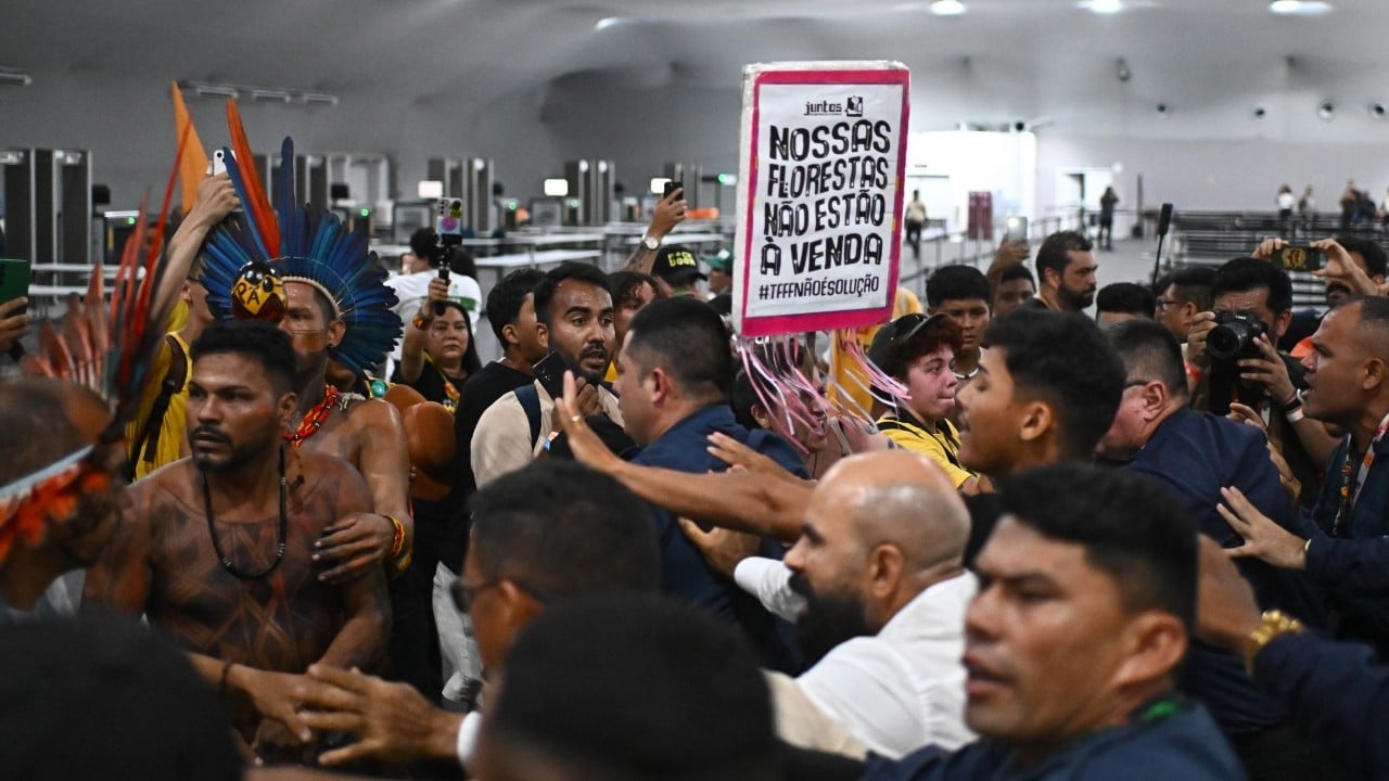 Foto - Bu işte ABD parmağı mı var? Brezilya’daki COP30 Zirvesi’nde yerliler ile güvenlik arasında çatışma