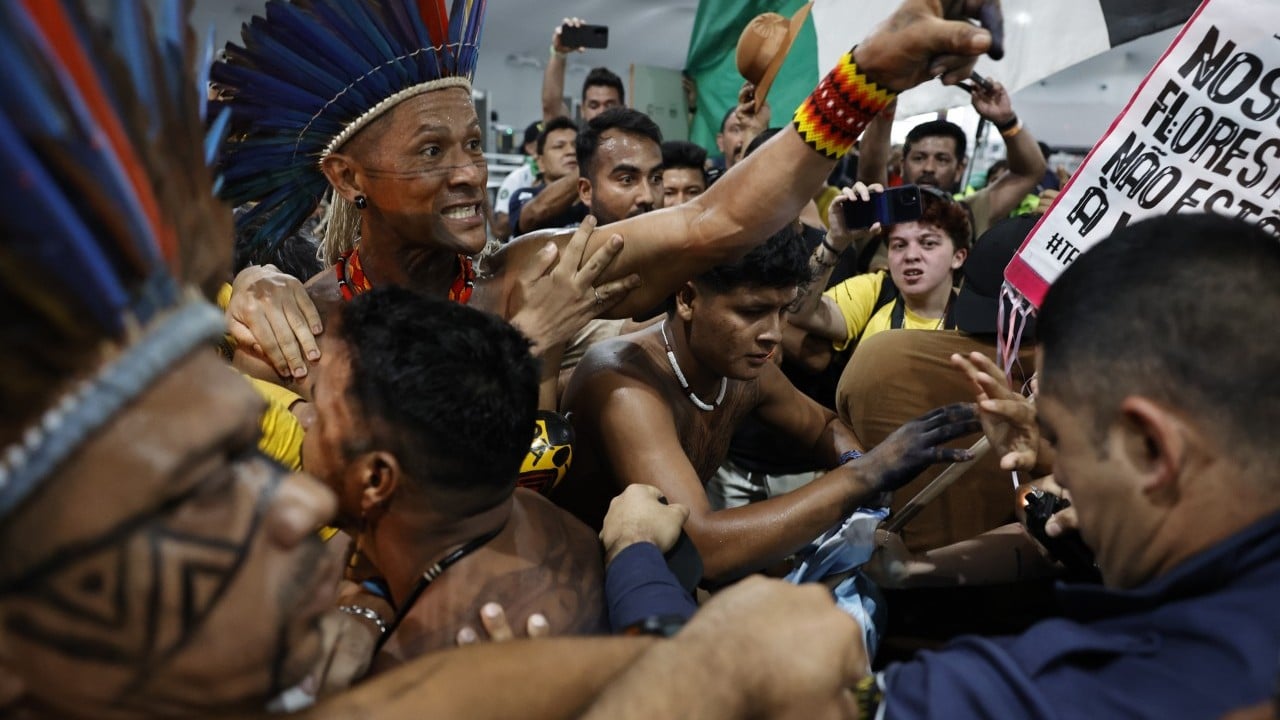 Foto - Bu işte ABD parmağı mı var? Brezilya’daki COP30 Zirvesi’nde yerliler ile güvenlik arasında çatışma