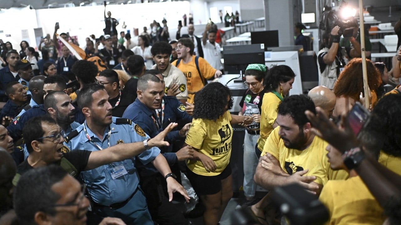 Foto - Bu işte ABD parmağı mı var? Brezilya’daki COP30 Zirvesi’nde yerliler ile güvenlik arasında çatışma