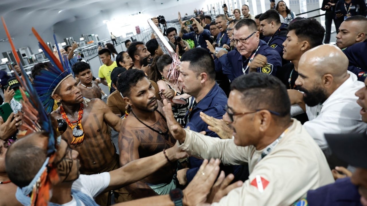 Foto - Bu işte ABD parmağı mı var? Brezilya’daki COP30 Zirvesi’nde yerliler ile güvenlik arasında çatışma