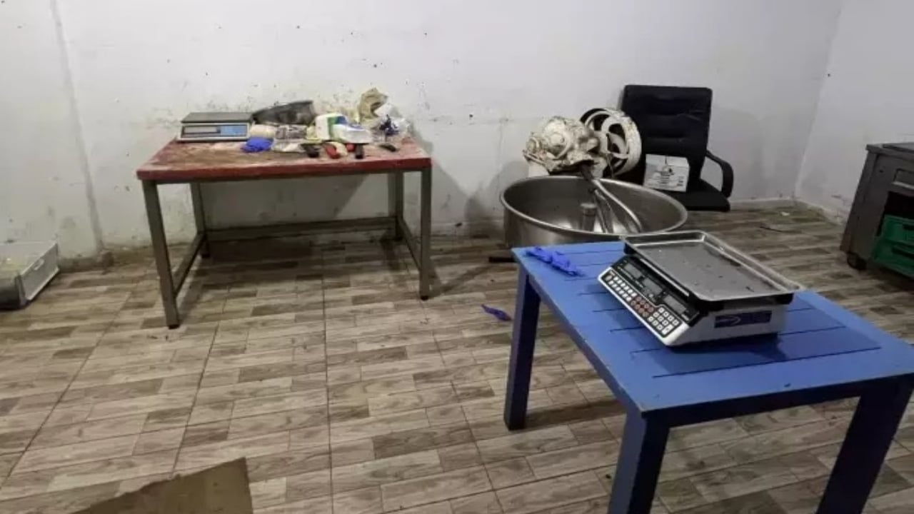 Foto - Bu kadar zehirlenme vakasına şaşmamalı! Kıyma makinesinden kurt fışkırdı