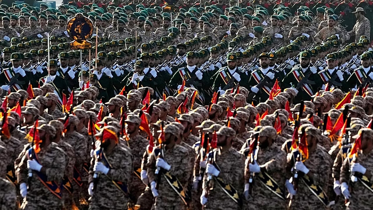 Foto - Bu kez Amerika değil! İran’a çok ağır darbe: Devrim Muhafızları için geri sayım