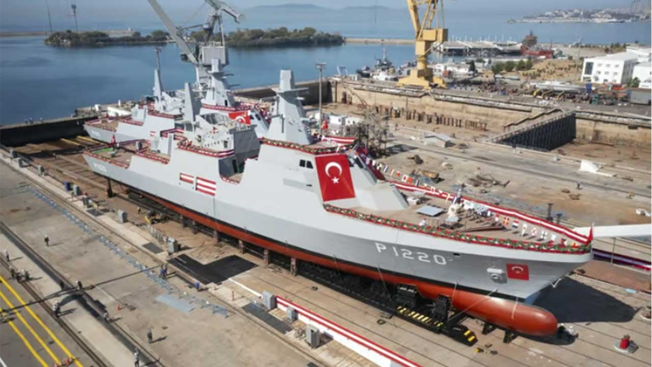 Foto - Bu kez Ukrayna değil! Rusya'dan korkup Türkiye'ye acil olarak savaş gemisi siparişi verdiler