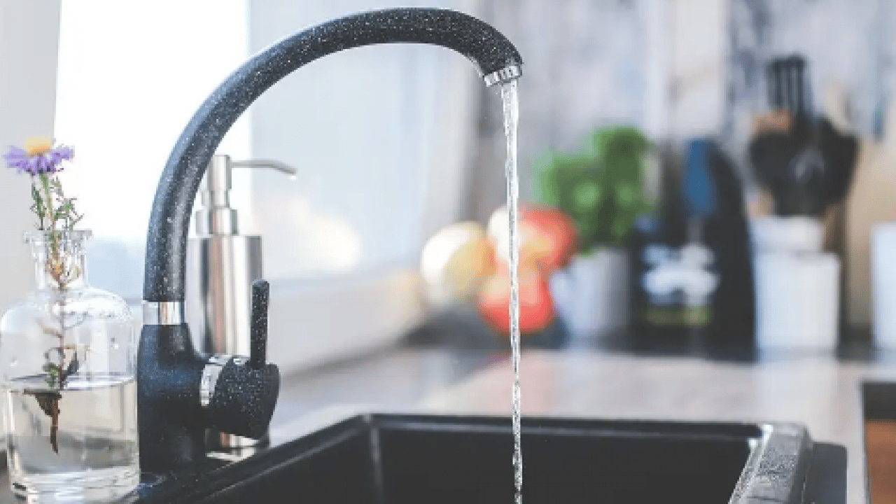 Foto - Bu masum olmayabilir! İçme suları riskli mi? Uzmanların farklı yorumları var!