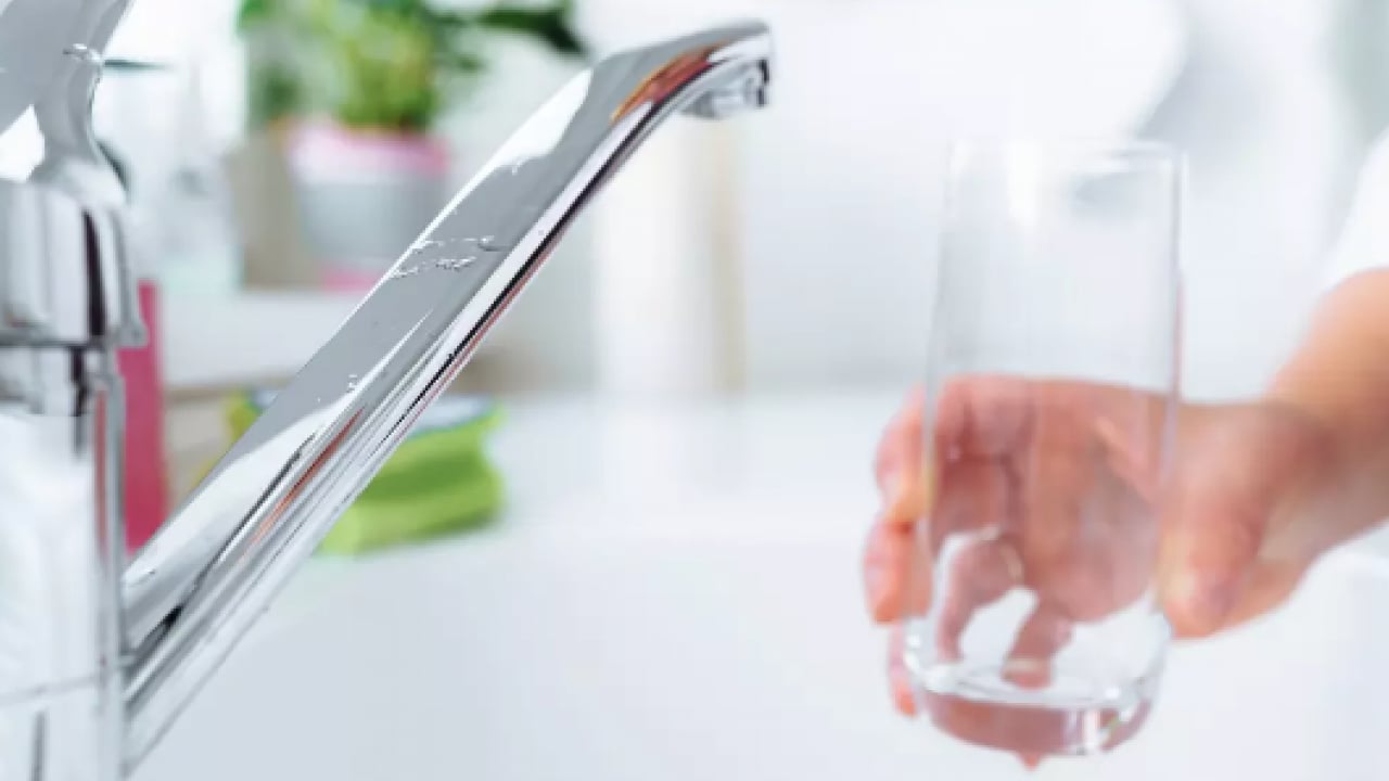 Foto - Bu masum olmayabilir! İçme suları riskli mi? Uzmanların farklı yorumları var!