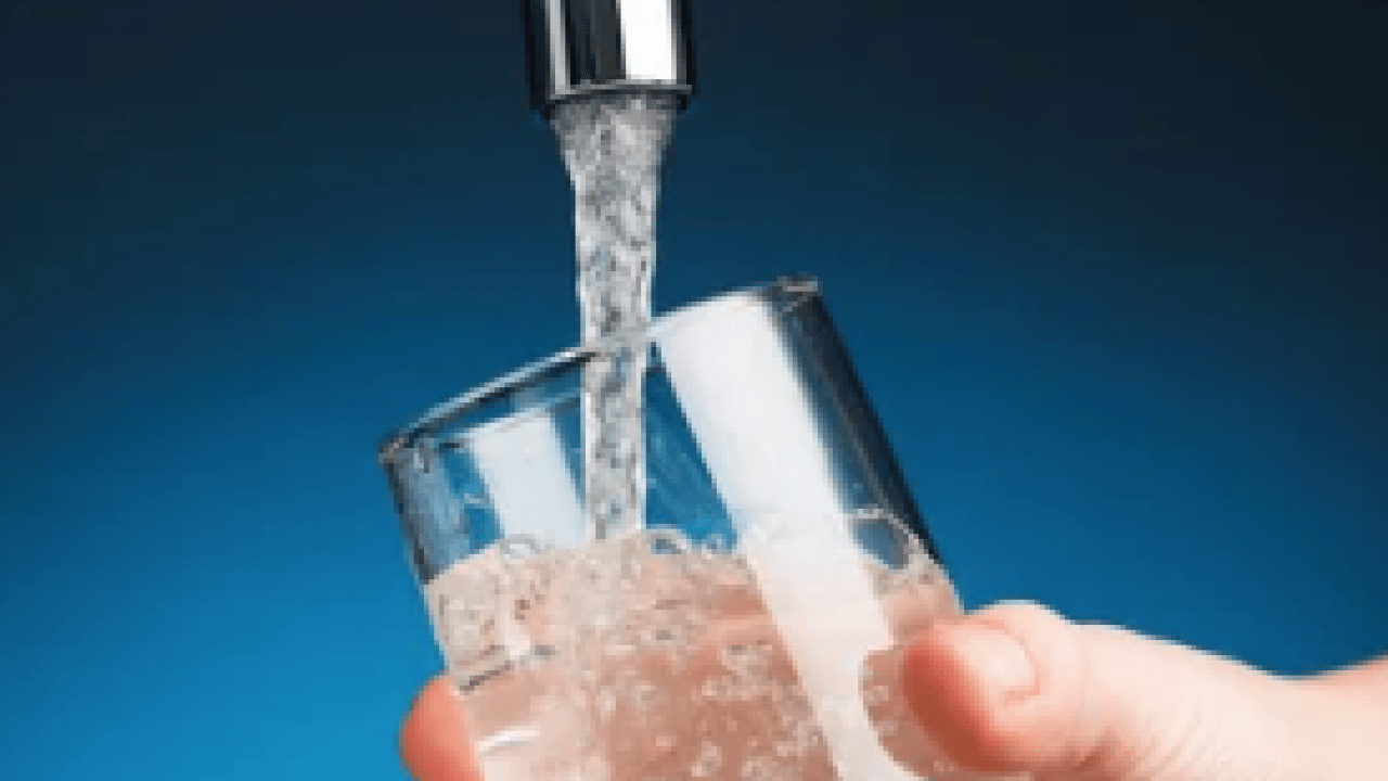 Foto - Bu masum olmayabilir! İçme suları riskli mi? Uzmanların farklı yorumları var!