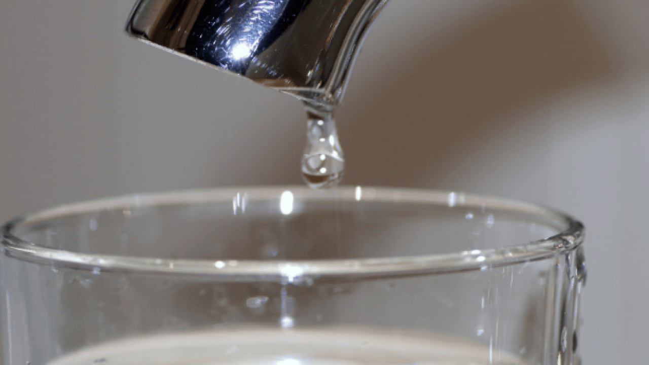 Foto - Bu masum olmayabilir! İçme suları riskli mi? Uzmanların farklı yorumları var!